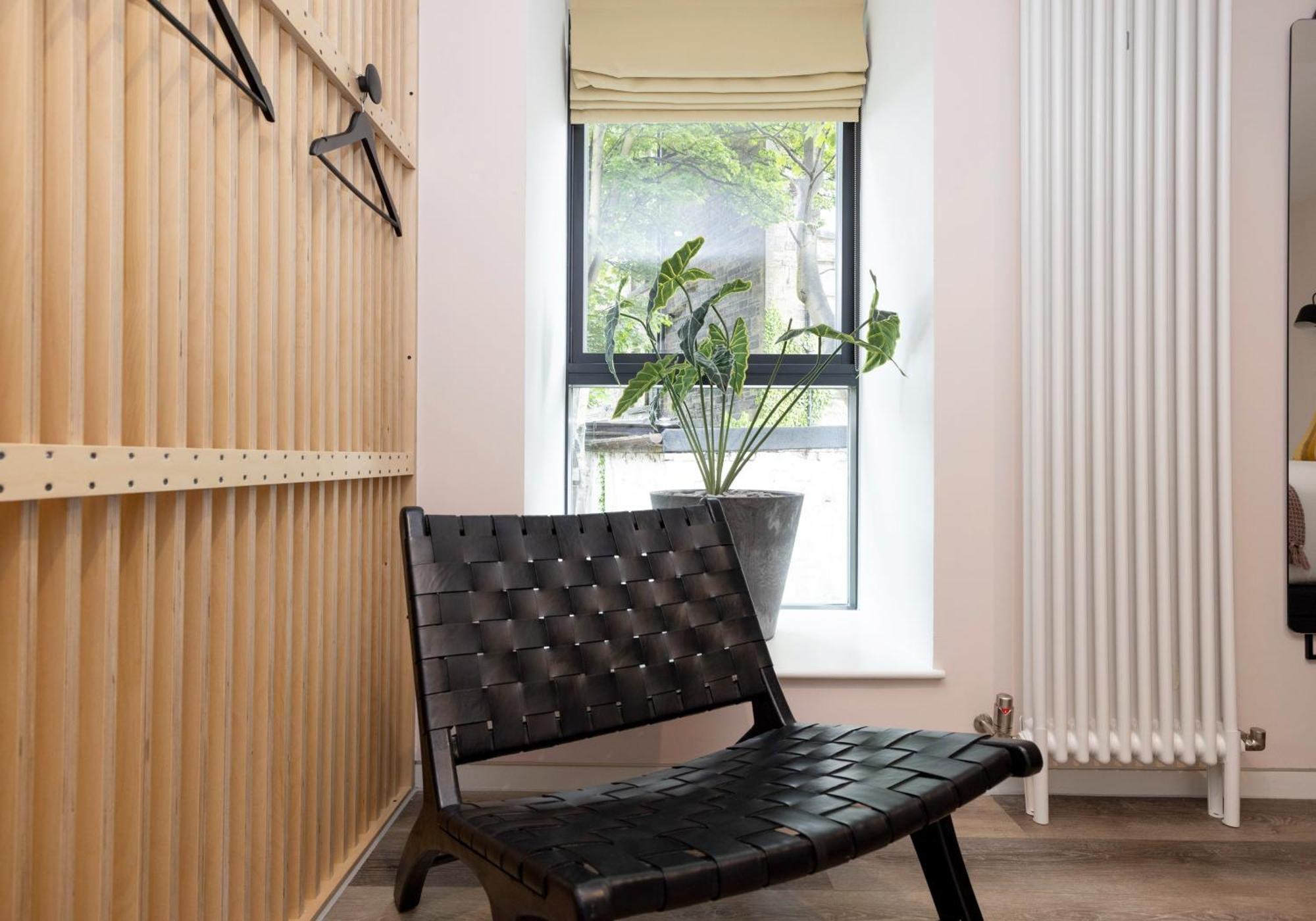 Charming Studios Near Holyrood Park & Calton Hill Единбург Номер фото