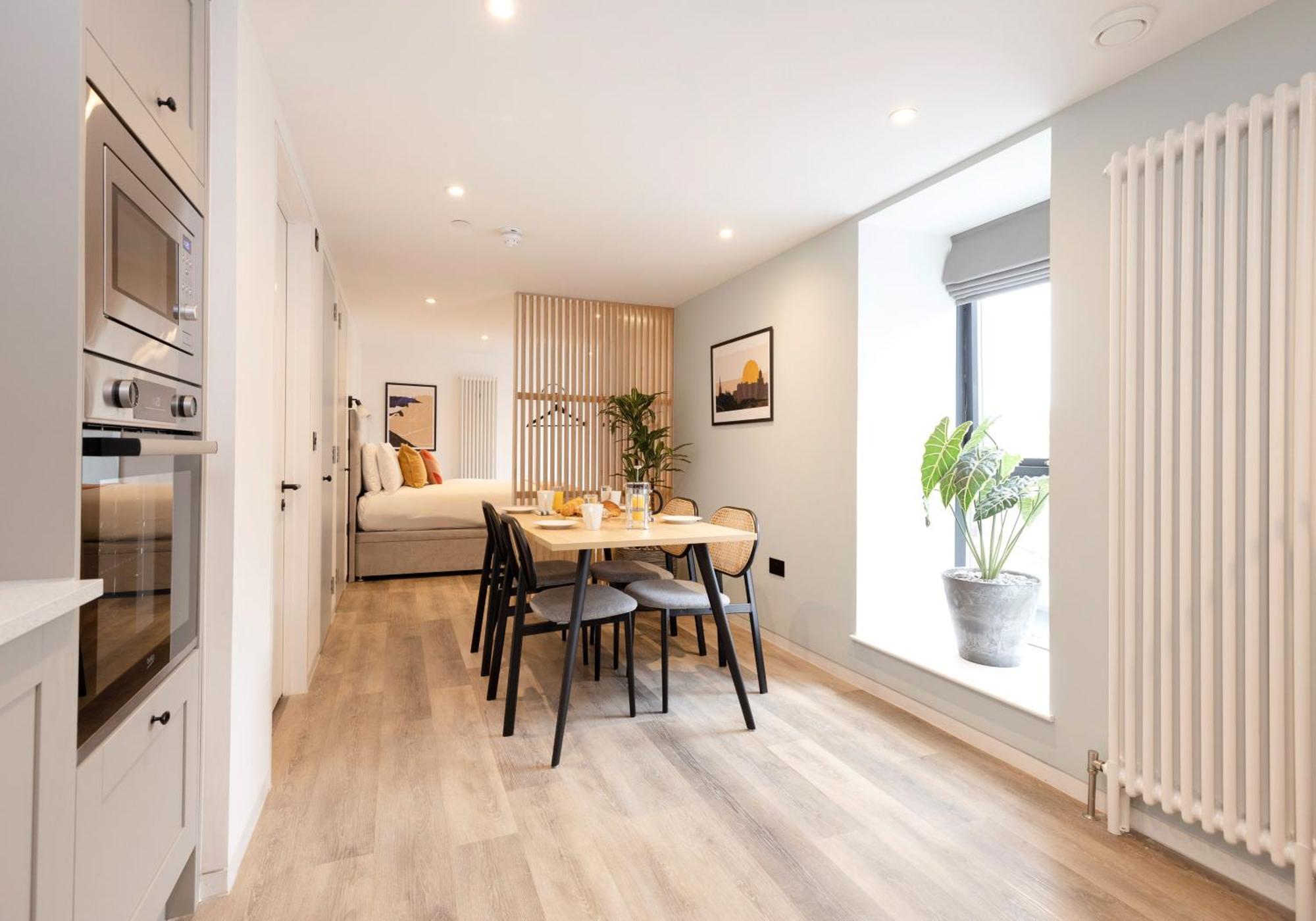 Charming Studios Near Holyrood Park & Calton Hill Единбург Номер фото