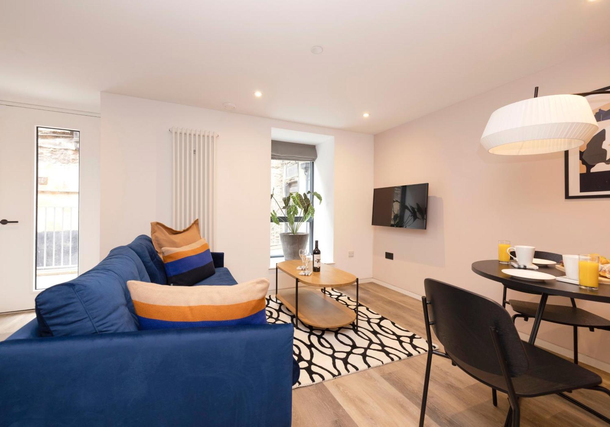 Charming Studios Near Holyrood Park & Calton Hill Единбург Номер фото