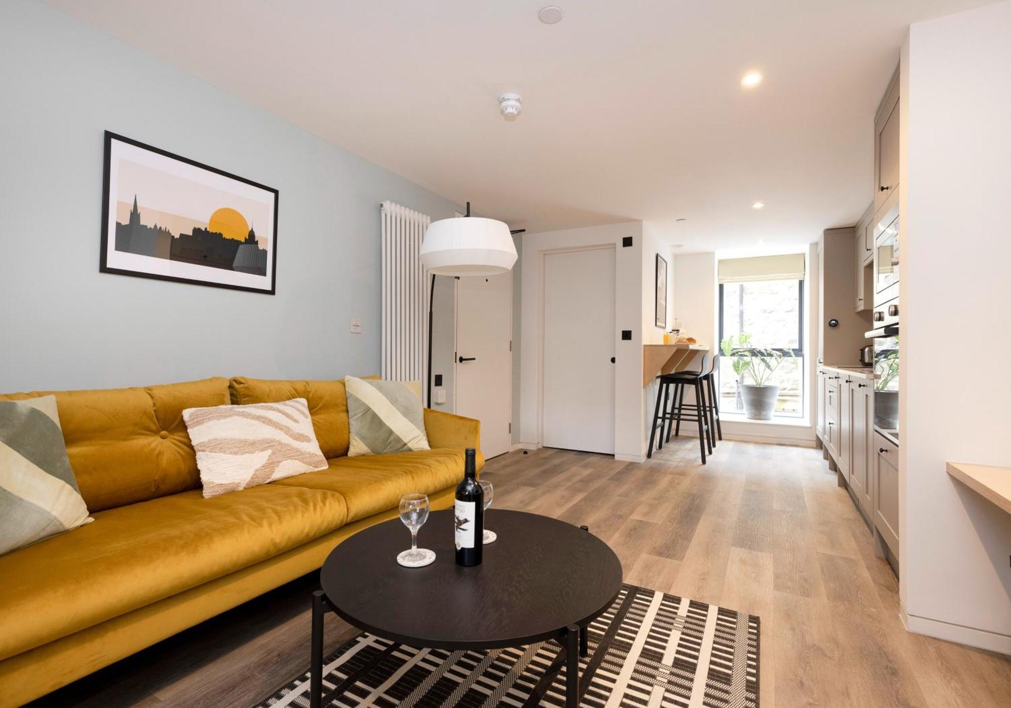 Charming Studios Near Holyrood Park & Calton Hill Единбург Номер фото